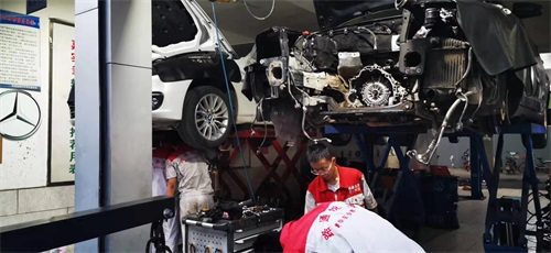 濟(jì)南沃爾沃汽車(chē)維修哪家好，汽車(chē)凹陷可以上哪維修？